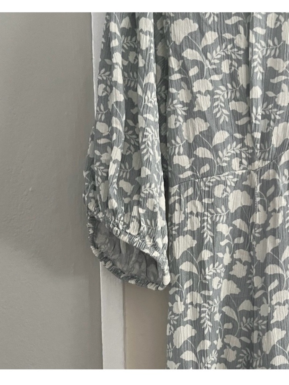 Faherty Grey/Cream Floral Long Sleeve Maxi Dress - Picture 4 of 8